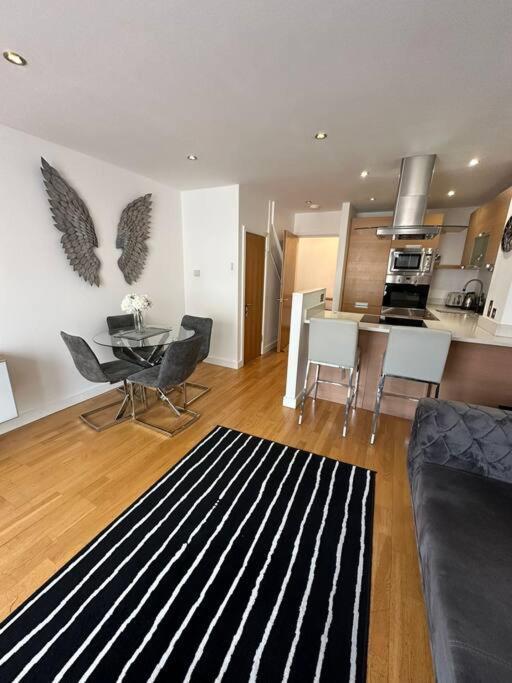 Two Br Flat 5 Mins Walk From London Eye G96 Lägenhet Exteriör bild